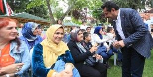Pamukkale Belediyesi anneleri unutmadı
