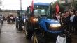 Kadın çiftçiler traktöre bindi, şehir merkezine indi

