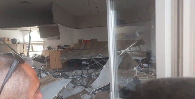 Yalova'da nikah dairesinin asma tavanı çöktü: 4 yaralı