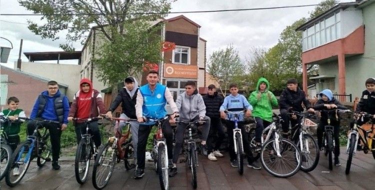 Gençler Camiye pedal çevirdi
