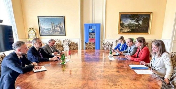Dışişleri Bakanı Fidan Prag'da temaslarda bulundu