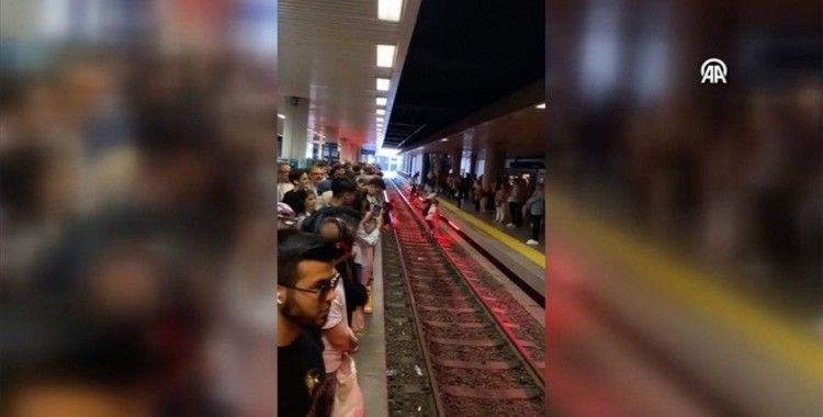 İstanbul'da iki metro hattında arıza yaşandı