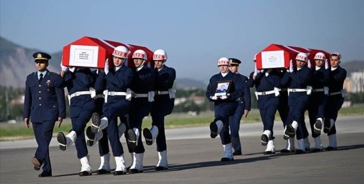 Kayseri'de kaza kırıma uğrayan eğitim uçağında şehit olan pilotlar için tören düzenlendi