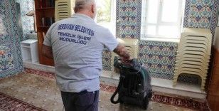 Serdivan’da Camilerde Bayram temizliği
