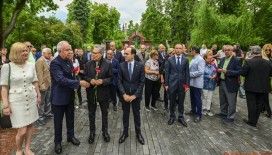 Nazım Hikmet Ran, ölümünün 61. yılında Moskova'daki mezarı başında anıldı