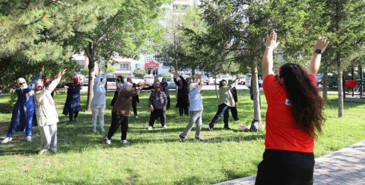 Kadınlar; ’Sabah sporunda buluşalım’ etkinliğinden memnun
