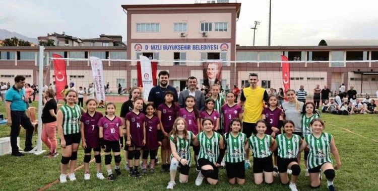 Denizli’de voleybol şenliği
