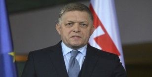 Silahlı saldırıya uğrayan Slovakya Başbakanı Fico, AP seçimi için oyunu hastanede kullandı