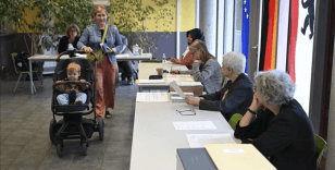Almanya'da seçmenlerin AP için oy verme işlemi sürüyor