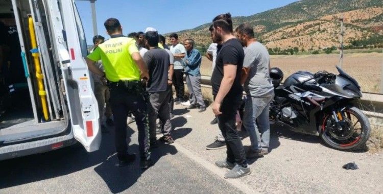 Gölbaşı'nda otomobil ile motosiklet çarpıştı: 2 yaralı