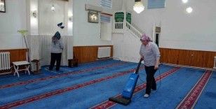Tepebaşı’ndaki camilerde Kurban Bayramı temizliği
