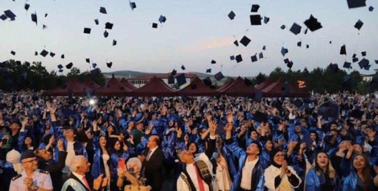 Kütahya Dumlupınar Üniversitesi’nde mezuniyet heyecanı
