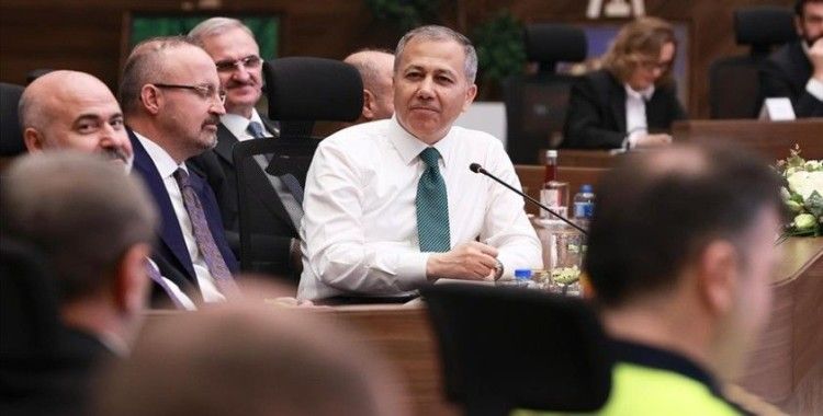 Bakan Yerlikaya: Durduk yerde hiçbir şekilde bir belediye başkanının görevden el çektirilmesi söz konusu değil