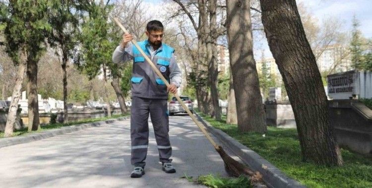 Başkan Büyükkılıç: “Mezarlıklarda bayram hazırlığını tamamladık”
