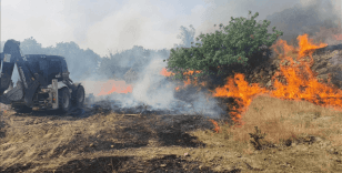 Manisa Demirci'de ormana sıçrayan yangına müdahale ediliyor