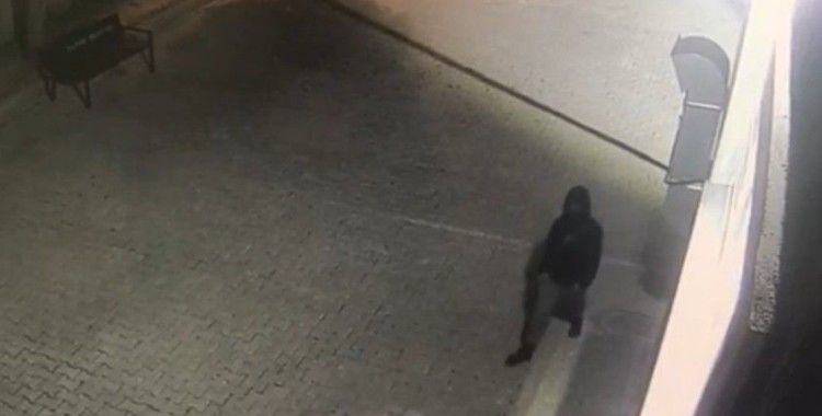 Bursa’da 5 okulu soydu...Önce kameraya, sonra polise yakalandı
