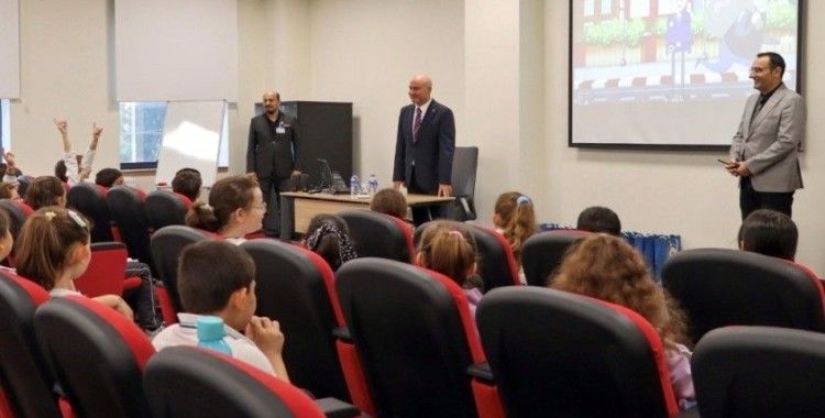 Çanakkale’de öğrencilere akran zorbalığı hakkında bilgilendirme yapıldı
