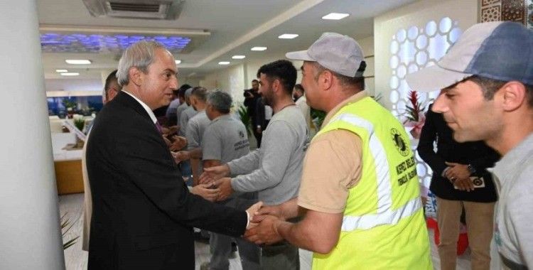 Kepez Belediyesi’nden personele çifte bayram
