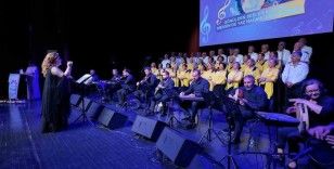Mersin’deki emeklilerden ’Yaz Nağmeleri’ konseri
