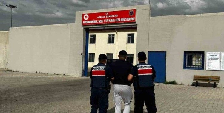 Cinsel istismar suçundan 5 yıl 10 ay hapis cezasıyla aranan şahsı jandarma yakaladı
