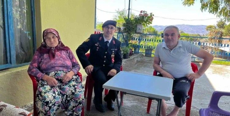 Jandarma bayramda da şehit ailelerini unutmadı
