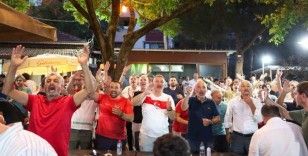 Başkan Çelik, milli maç heyecanını Serdivanlılarla birlikte yaşadı
