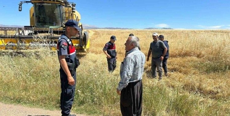 Jandarma ekipleri çiftçileri yangınlara karşı bilgilendirdi
