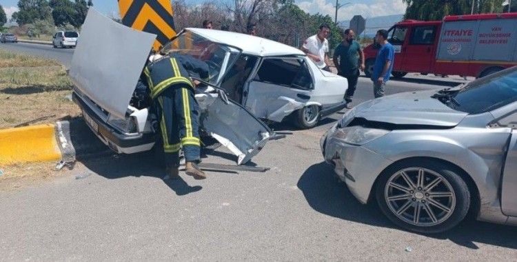 Van'da trafik kazası: 14 yaralı