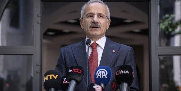 Bakan Uraloğlu, Antalya Havalimanı'nda uçuş ve yolcu sayısı rekoru kırıldığını bildirdi