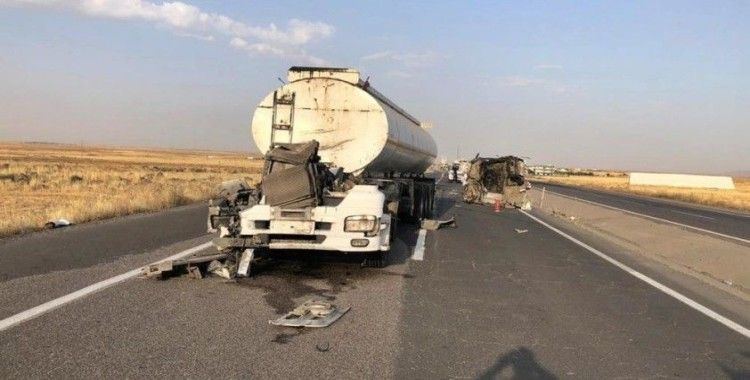 Cizre'de tanker tıra arkadan çarptı: 1 yaralı
