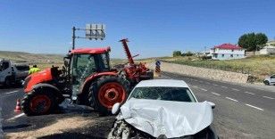 Ağrı’da yola atlayan traktör kazaya neden oldu
