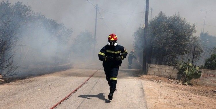 Yunanistan'da orman yangınları nedeniyle bazı köyler tahliye edildi