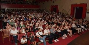 Osmangazi’de genç tiyatroculardan muhteşem sahne
