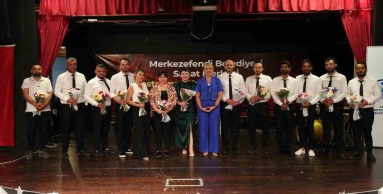 Merkezefendi Sanat Merkezi öğrencilerini muhteşem gösteriyle uğurladı
