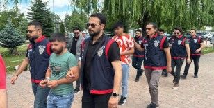 Sivas'taki cinayetin şüphelileri adliyeye sevk edildi
