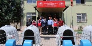 Altunhisar’da 100 çiftçiye buzağı kulübesi dağıtıldı
