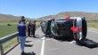 Bayburt'ta gelin arabası ile traktörün çarpıştığı kazada 7 kişi yaralandı