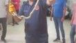 Hatay’da okula giren yılan itfaiye ekipleri tarafından yakalandı
