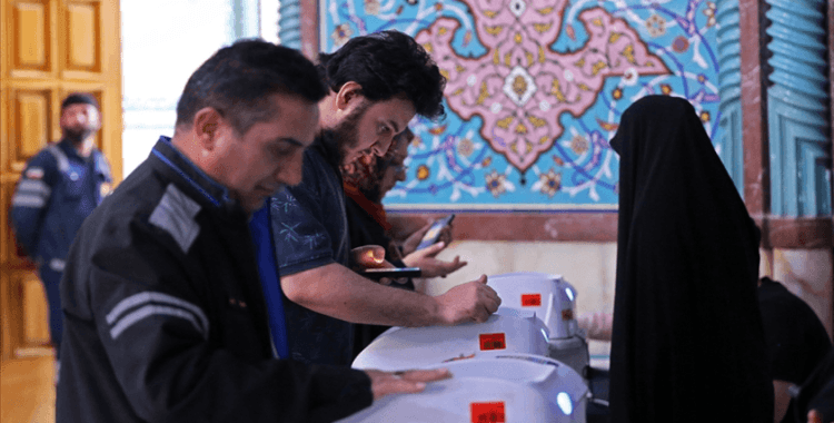 İran'da 14. Dönem Cumhurbaşkanlığı Seçimleri için oy verme işlemi başladı