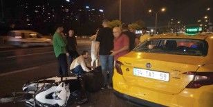 Taksiye arkadan çarpan motosiklet sürücüsü yaralandı
