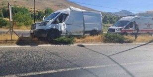 Malatya’da otobüs ile kamyonet çarpıştı, 1 yaralı
