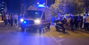 Diyarbakır’da şehir içi minibüsü yayalara çarptı: 1 ölü, 1 ağır yaralı
