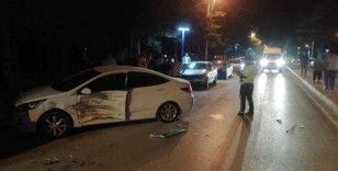 Burdur’da kontrolden çıkan otomobil park halindeki 3 araca çarptı, kaza sonrası sürücü kayıplara karıştı
