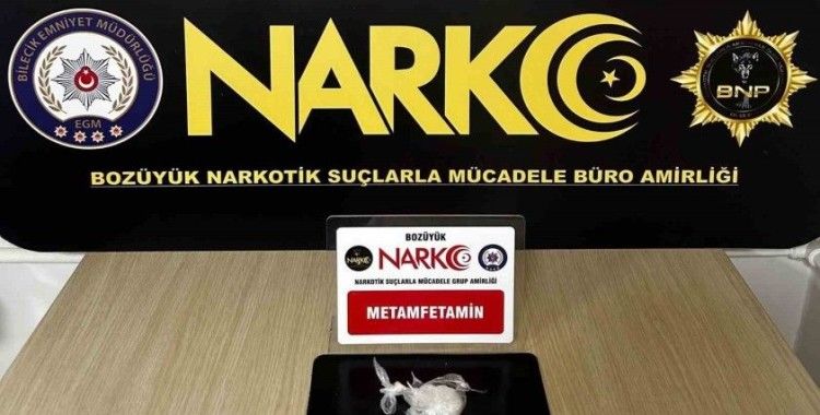 Bilecik’te durdurulan araçta uyuşturucu madde alarmı! 3 şüpheli yakalandı
