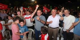 Turgutlu’da milli maç heyecanı dev ekrandan devam ediyor
