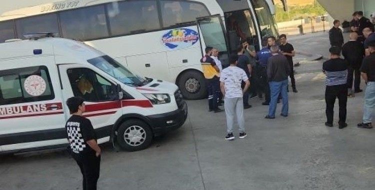 Otobüste kalp krizi geçiren yolcu hayatını kaybetti
