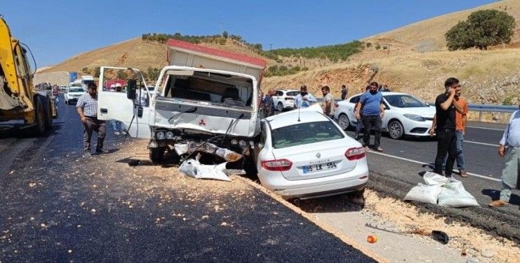 Adıyaman'da otomobille kamyon çarpıştı: 1 ölü, 3 yaralı