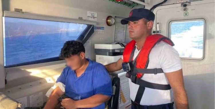Karaada’da yaralanan vatandaş Sahil Güvenlik ekiplerince tahliye edildi

