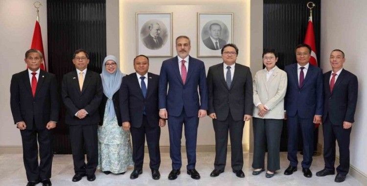 Bakan Fidan, ASEAN Ankara Büyükelçileri ile görüştü

