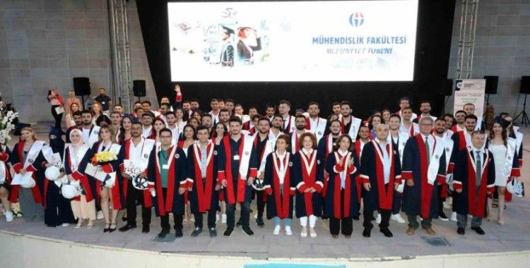 GAÜN Mühendislik Fakültesinde coşkulu mezuniyet töreni
